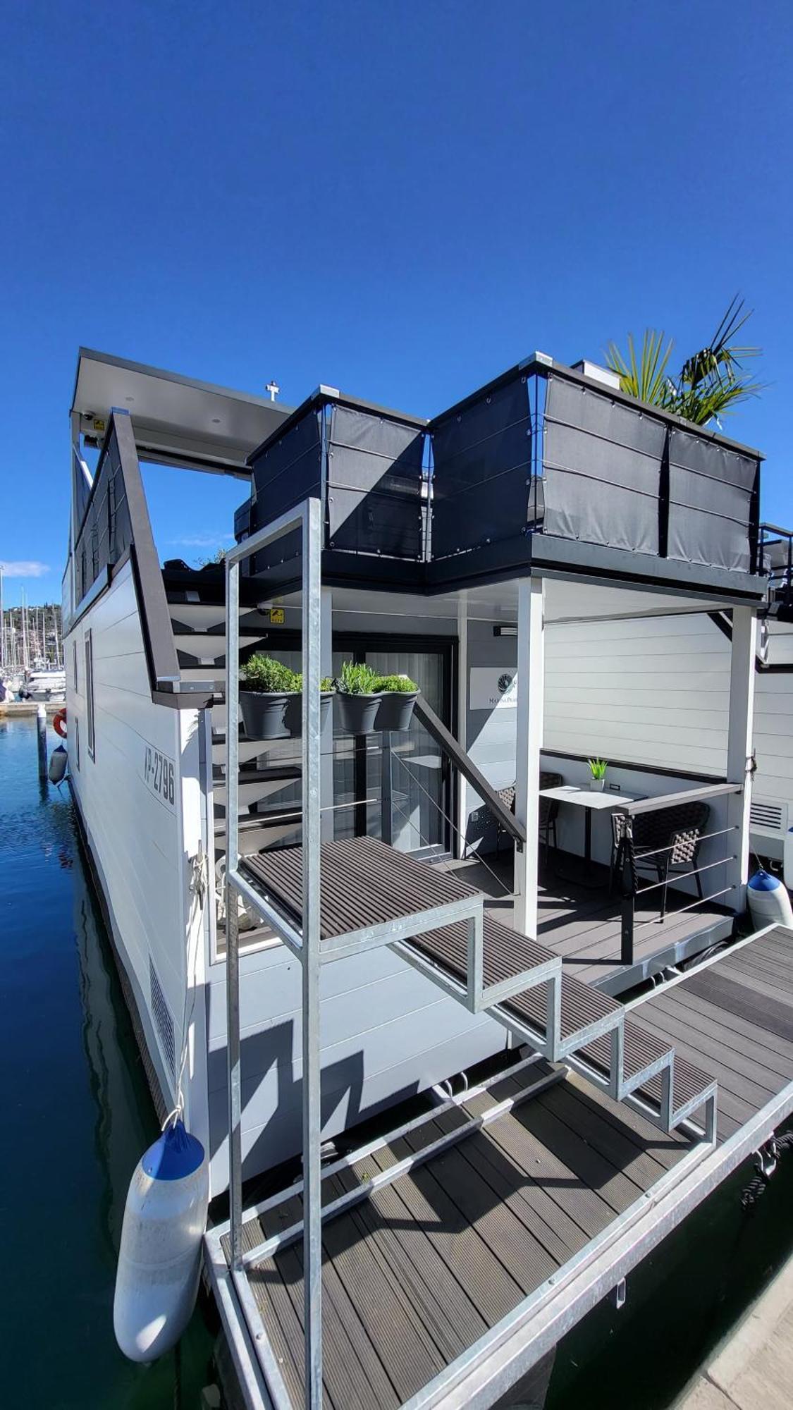 דירות בפורטורוז Floating House - Marina Pearl מראה חיצוני תמונה