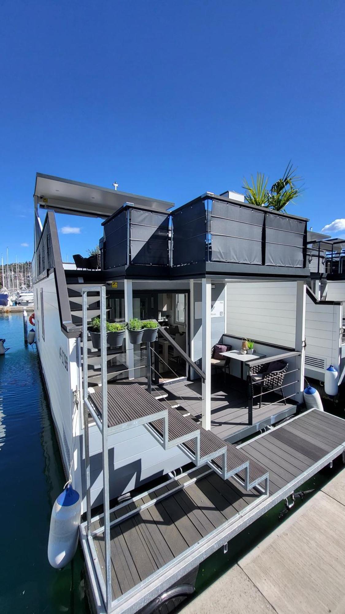 דירות בפורטורוז Floating House - Marina Pearl מראה חיצוני תמונה